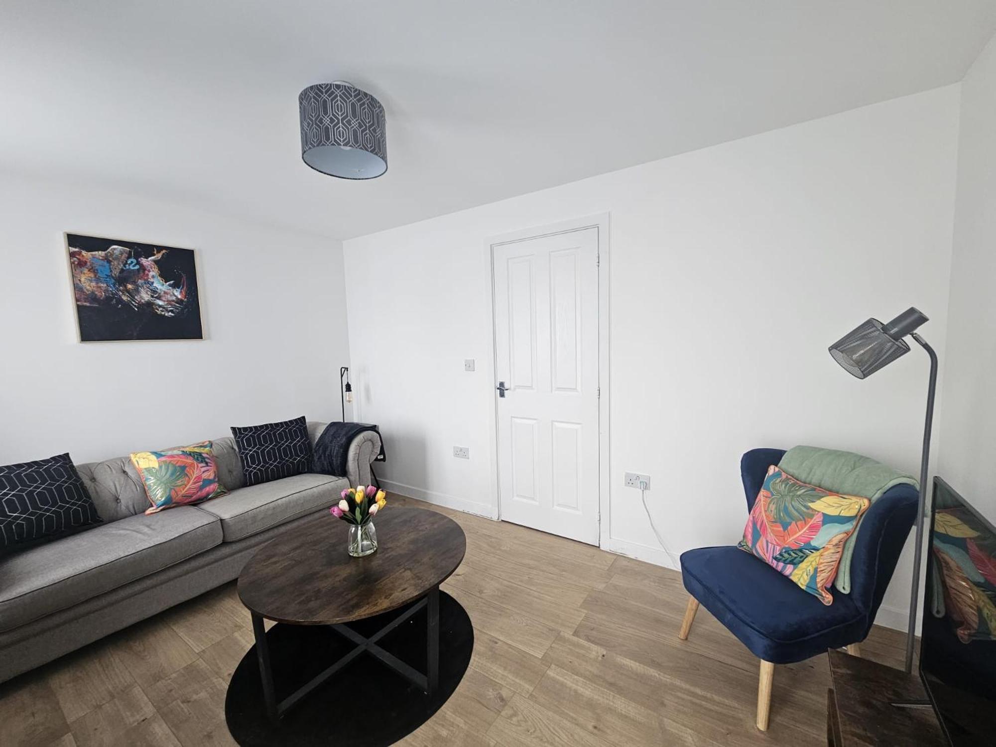 Homington House Long Sleeps 8 Free Parking